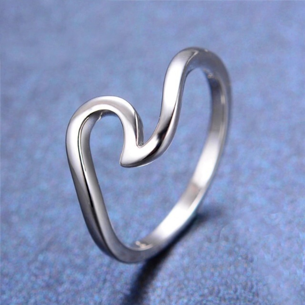 Wave Statement Silver Ring - Picture 6 of 8